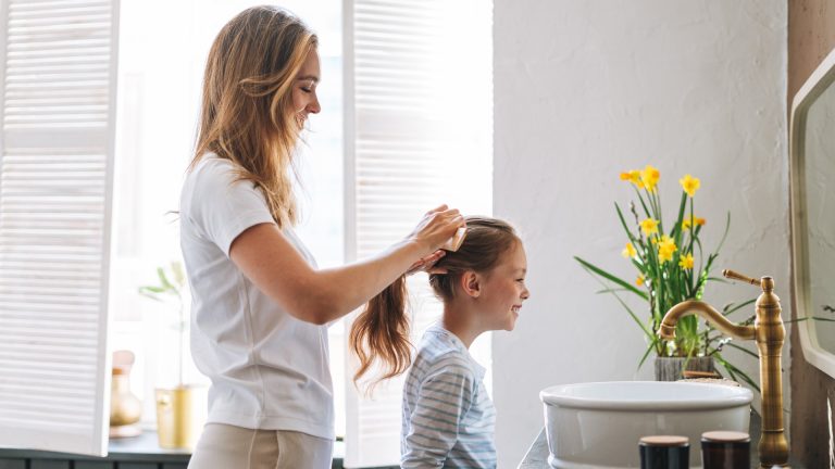 How Do You Get Dead Lice and Nits Out of Your Child’s Hair?