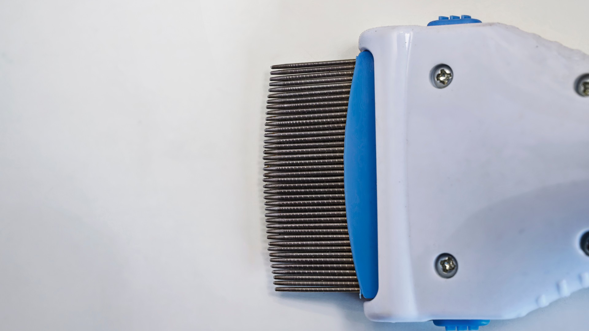 Do Electronic Lice Combs Actually Kill an Active Case?