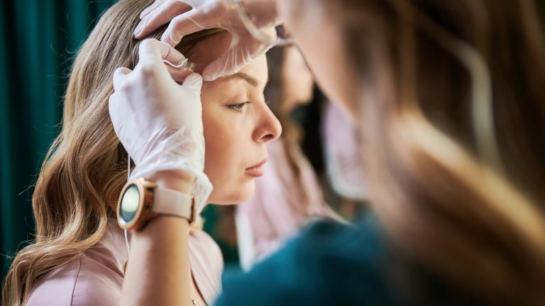Fresh Hair Color Can Hide the Lice You’re Trying to Find